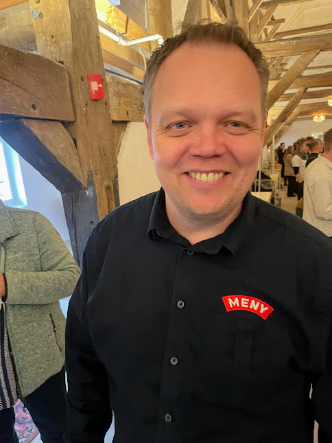 René Povlsen fra MENY Rønde i Køreladen