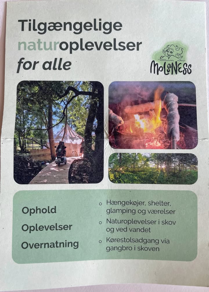 Folder for Molsness om tilgængelige naturoplevelser med kørestolsadgang